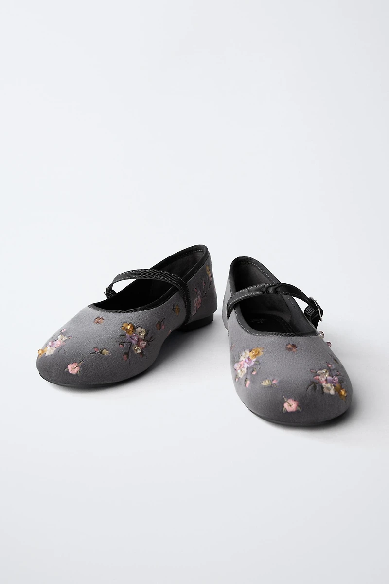 FLORAL EMBROIDERED BALLET FLATS