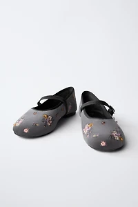 FLORAL EMBROIDERED BALLET FLATS