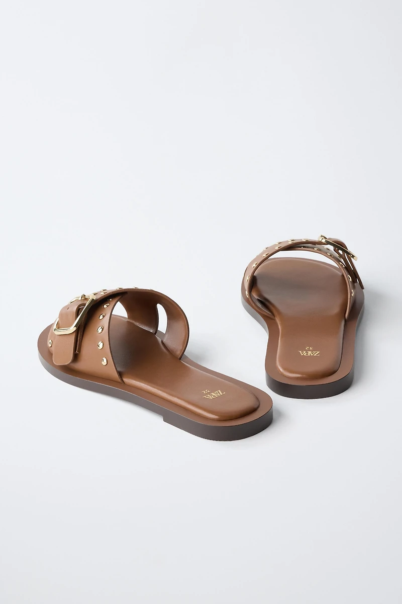 SANDALES À CLOUS