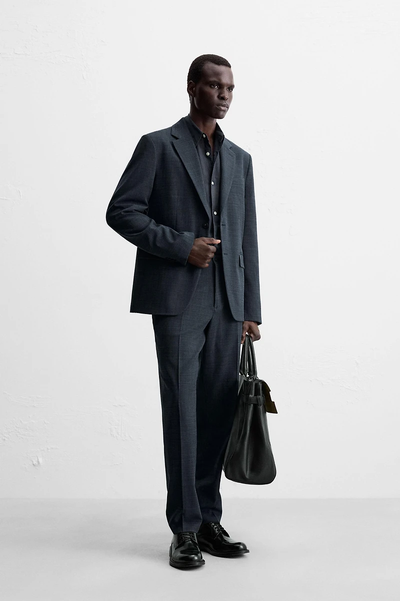 TEXTURED SUIT BLAZER
