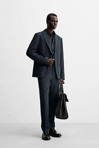 TEXTURED SUIT BLAZER