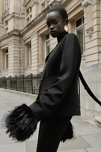 CROPPED BLAZER WITH SHOULDER PADS