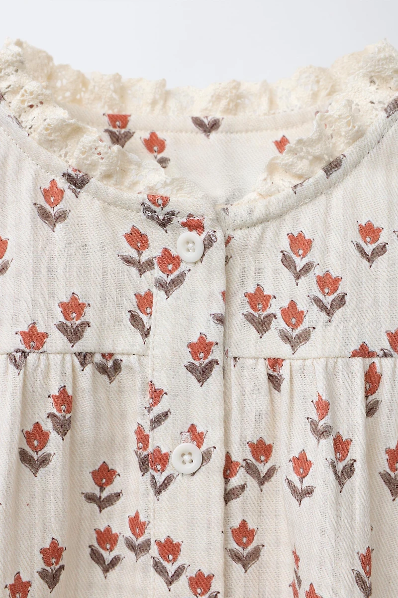 CHEMISE À FLEURS EN DENTELLE