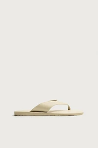 LEATHER STRAPPY SANDALS
