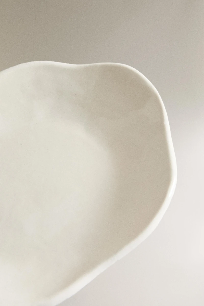 CERAMIC MATTE SOAP DISH