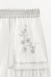 BERMUDA BRODÉ DENTELLE ÉDITION LIMITÉE