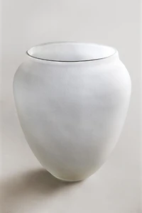 OPAQUE GLASS VASE