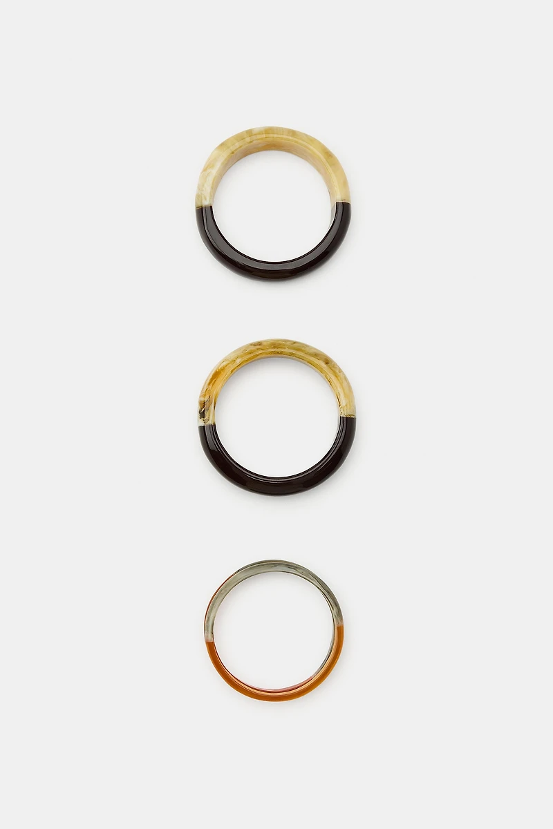 LOT DE 4 BRACELETS COMBINÉS EN RÉSINE