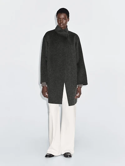 Manteau cape à col montant en laine mélangée
