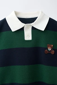 POLO EN MAILLE À RAYURES ET PIÈCE OURS