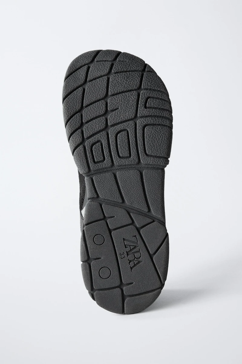 BAREFOOT SNEAKERS