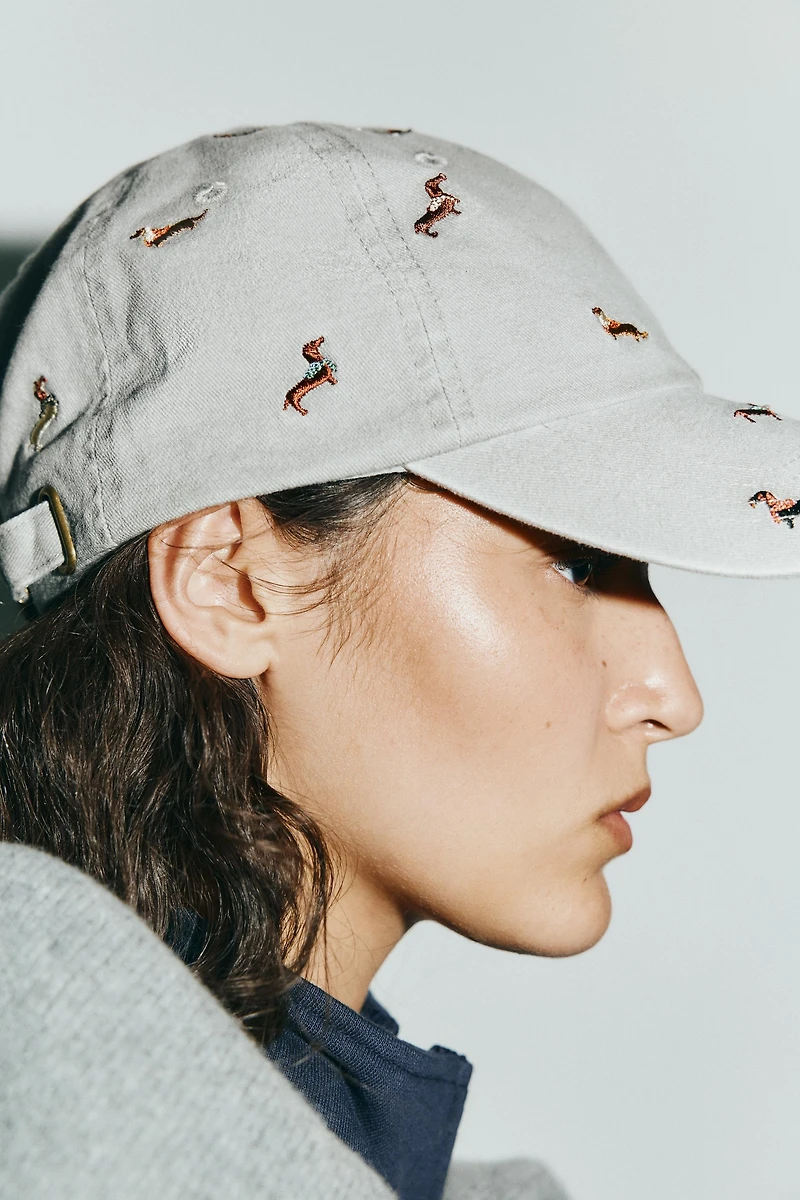 DOG EMBROIDERY TWILL CAP