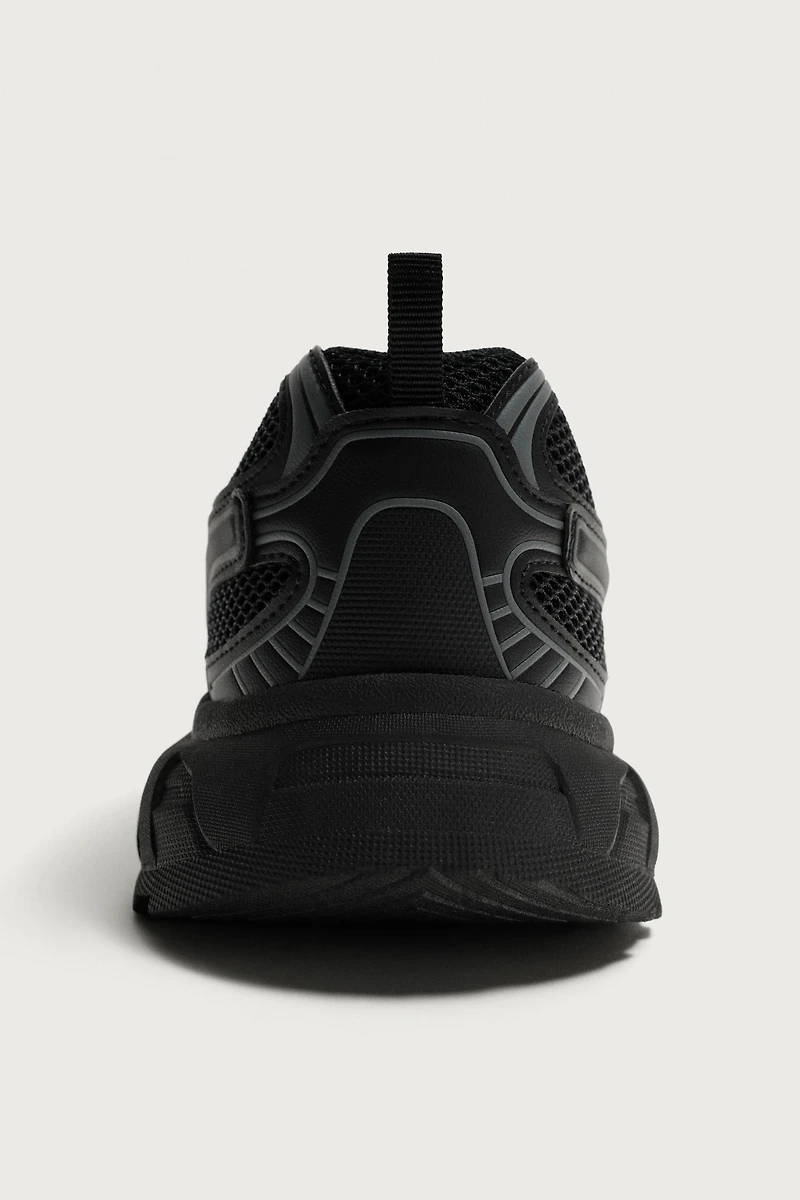 CHUNKY SOLE SNEAKERS