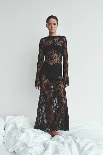 LONG LACE DRESS WITH BACK NECKLINE