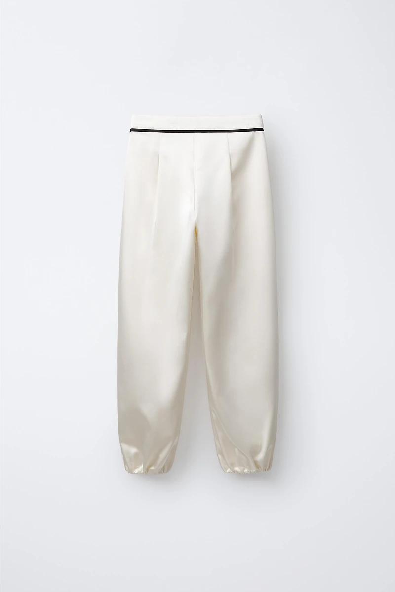 PANTALON BOUFFANT À FLEUR
