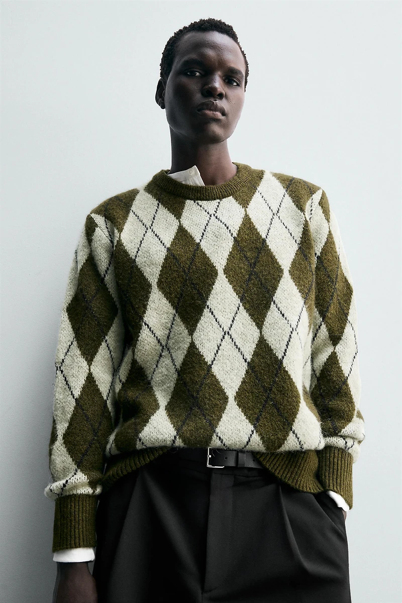 DIAMOND JACQUARD SWEATER