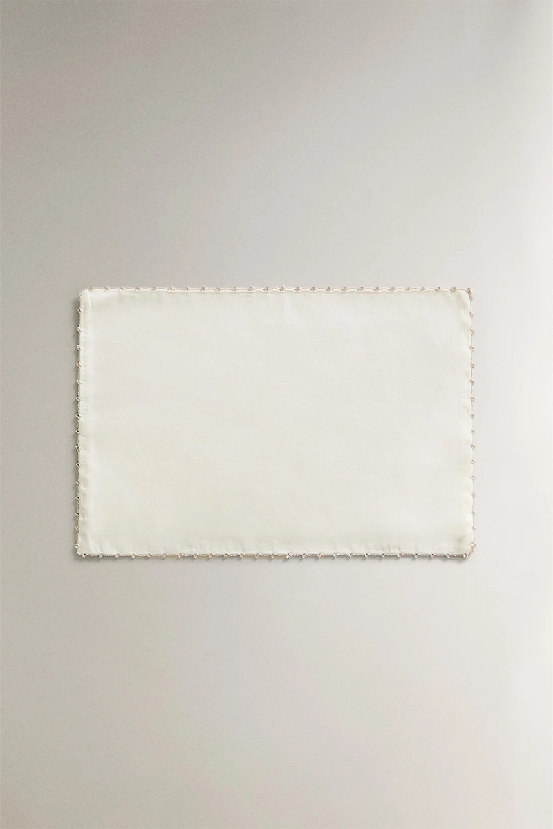 MINI CRIB SHEET SET WITH TRIM DETAIL