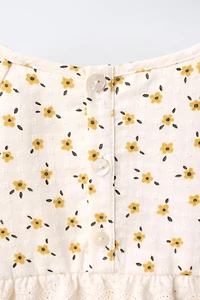 FLORAL LACE RUFFLE BLOUSE