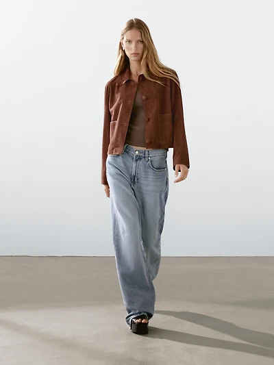 Veste courte boutons recouverts en cuir finition daim