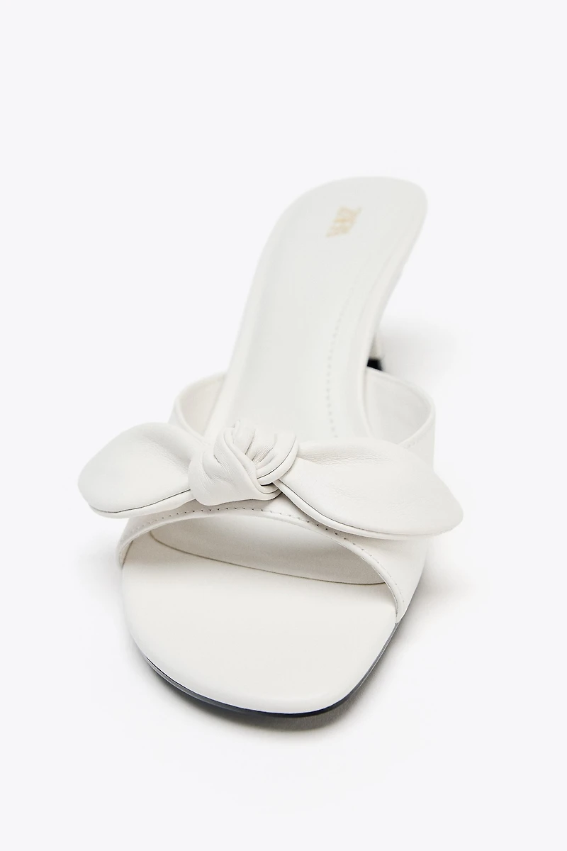 LEATHER BOW HEELED SANDALS