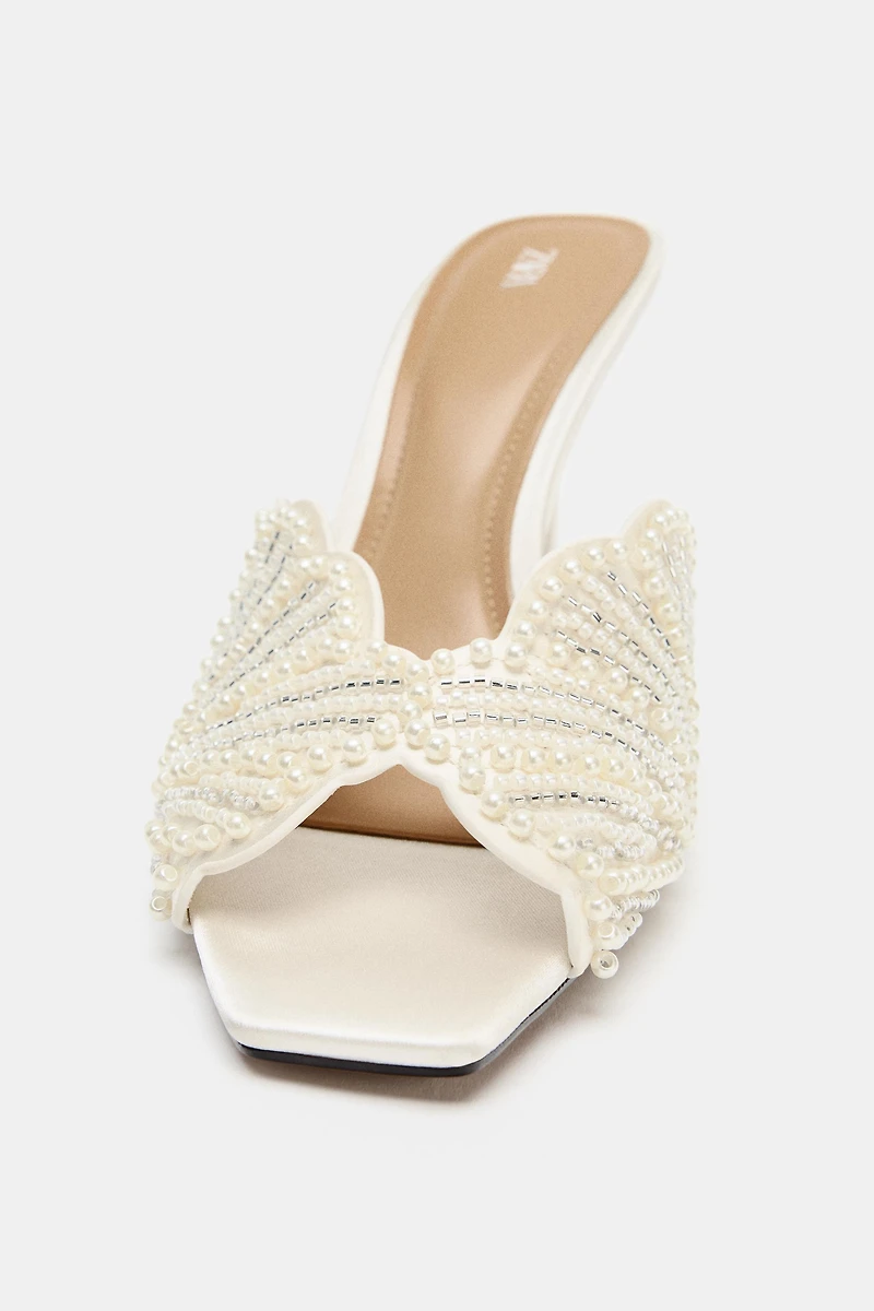 BACKLESS PEARL HEELED SANDALS