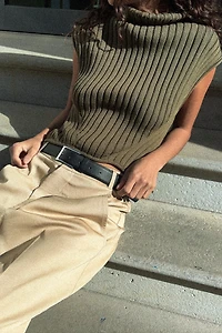 HIGH NECK KNIT VEST