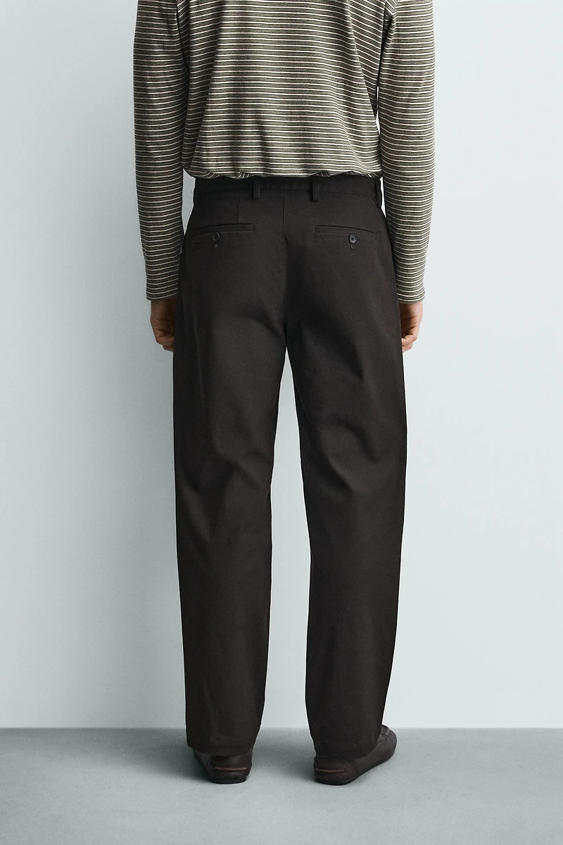 PANTALON STRUCTURÉ À PLIS