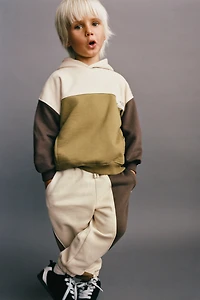 COLOR BLOCK JOGGER PANTS WITH LABEL