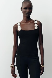 TOP EN MAILLE À FLEURS