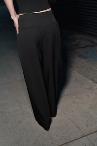 LOW-RISE WIDE LEG PANTS