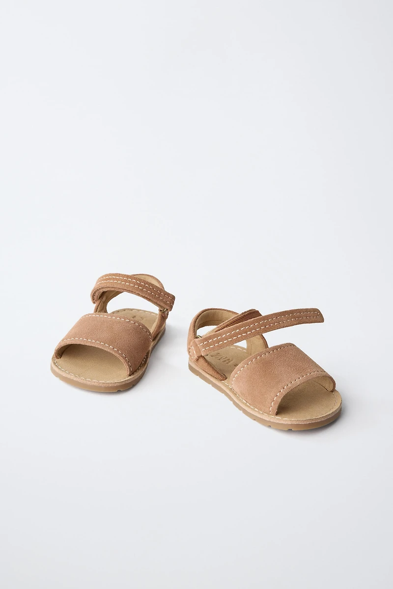 SANDALES EN CUIR PIEDS NUS