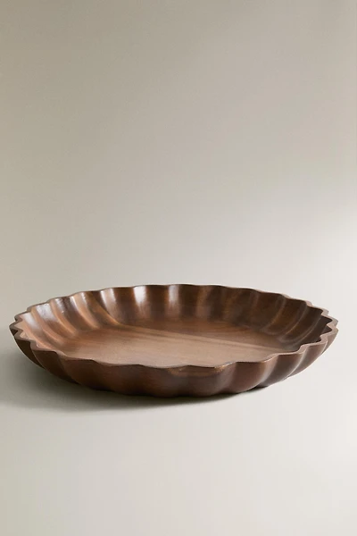 SCALLOPED SERVING DISH