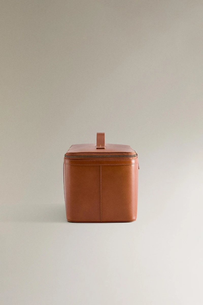 LARGE LEATHER MAKEUP BAG