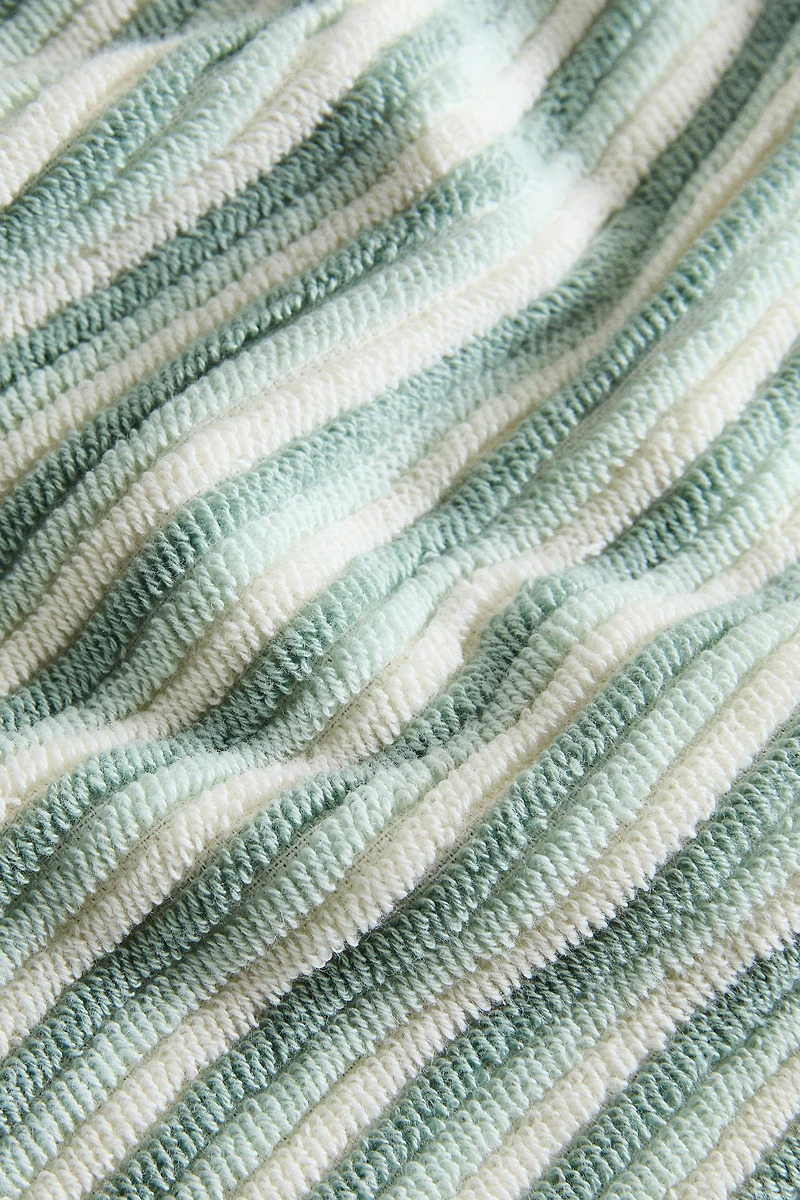 TEXTURED COLORED BATH TOWEL WITH STRIPES