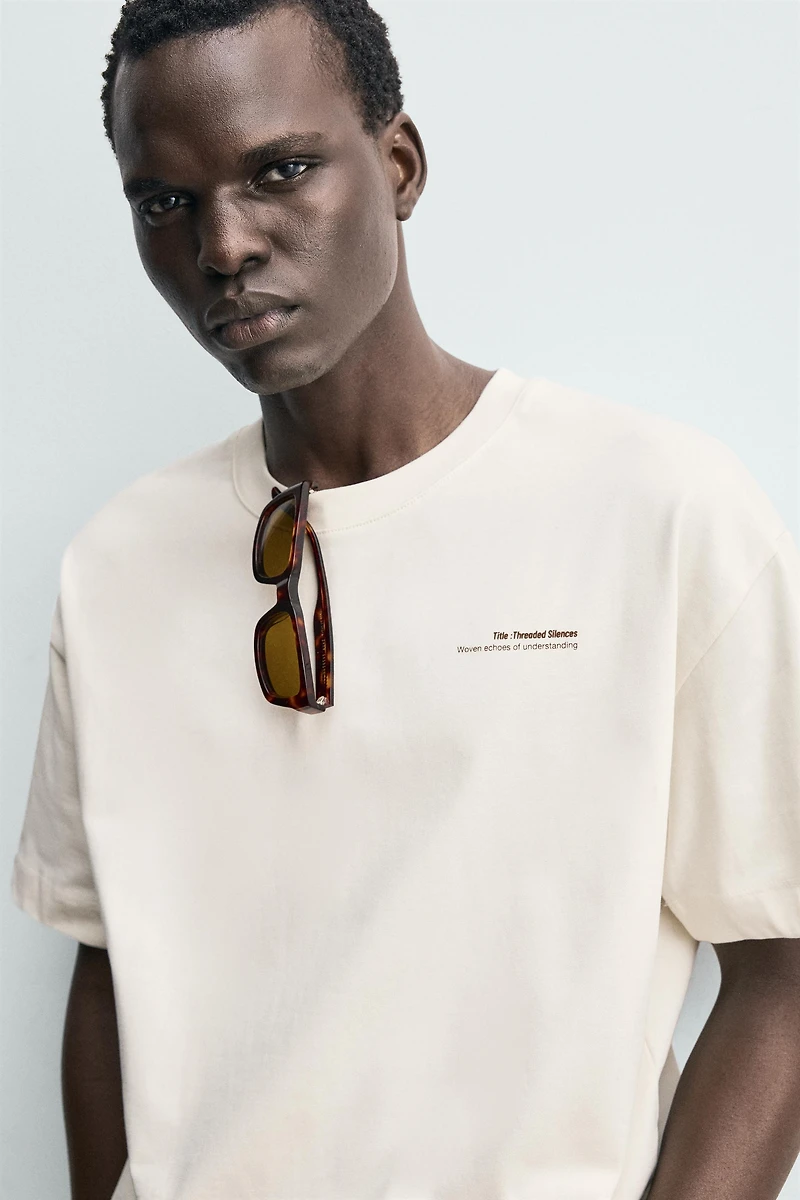 CONTRAST PRINT PATCH T-SHIRT