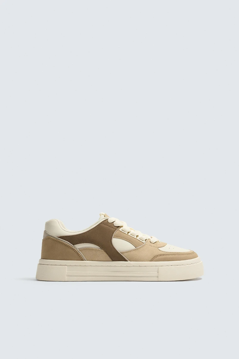 RETRO-STYLE SNEAKERS