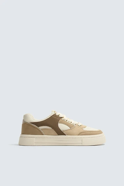 RETRO-STYLE SNEAKERS