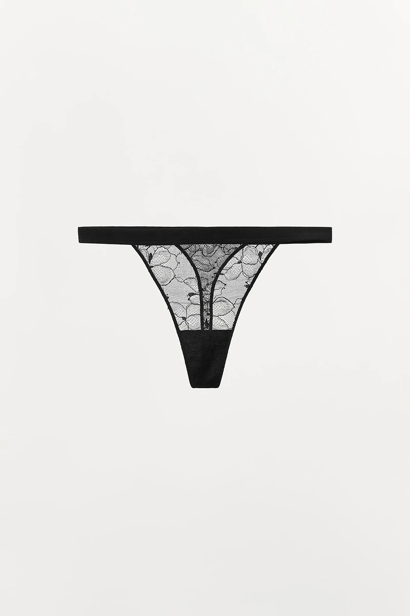 TANGA EN DENTELLE