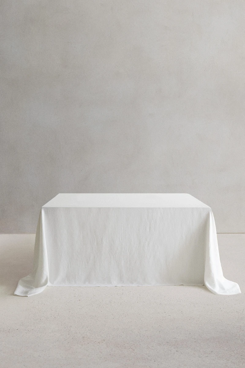 TABLECLOTH 01