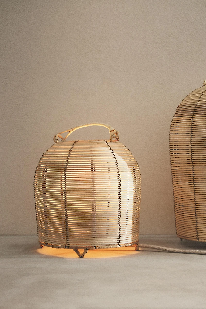 RATTAN TABLE LAMP