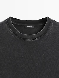 Distressed oversize T-shirt