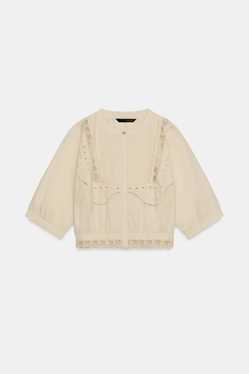 EMBROIDERED CROP SHIRT