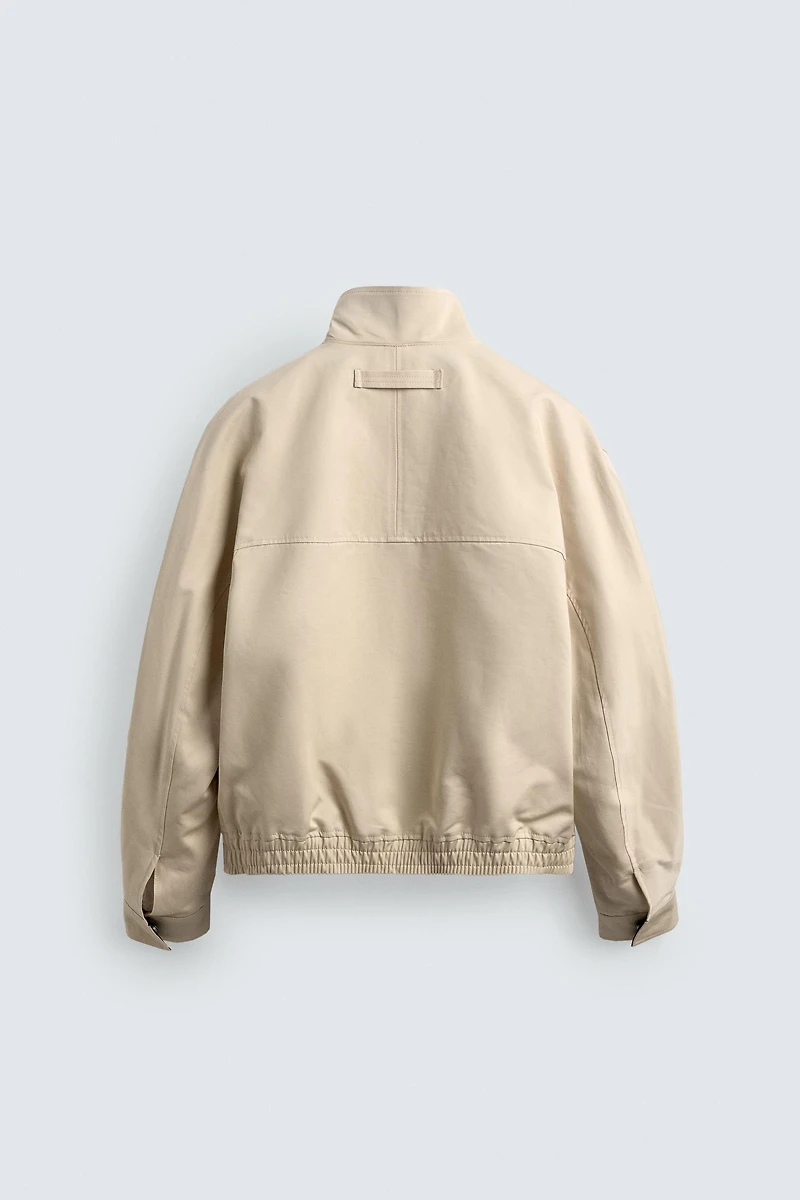 CONTRAST COLLAR JACKET