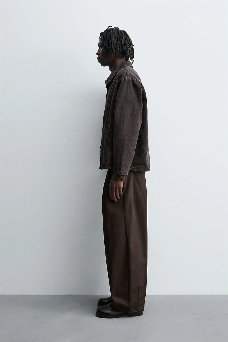 PLEATED CHINO PANTS