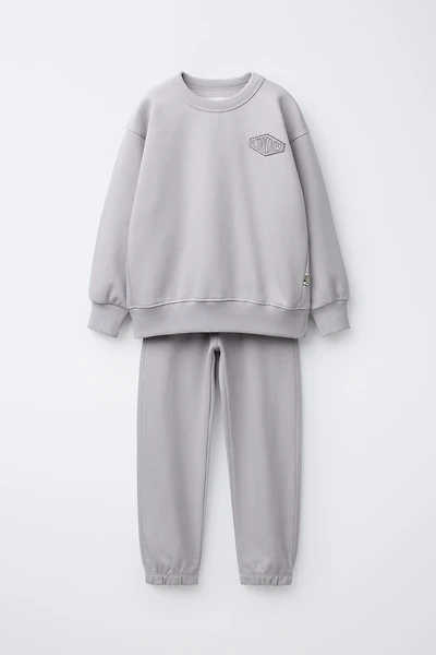SWEATSHIRT AND JOGGER SET WITH TEXT PATCH