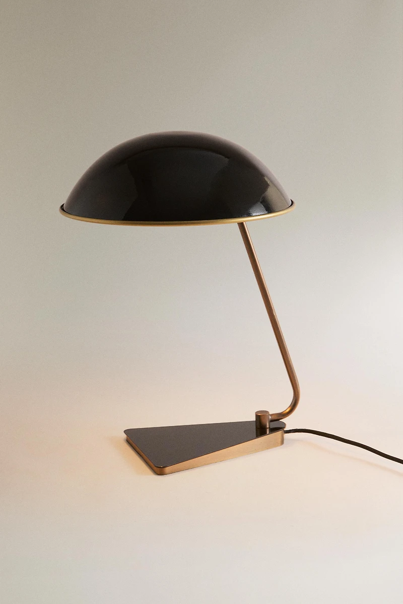 METAL TABLE LAMP