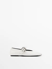 Soft ballet flats with buckle