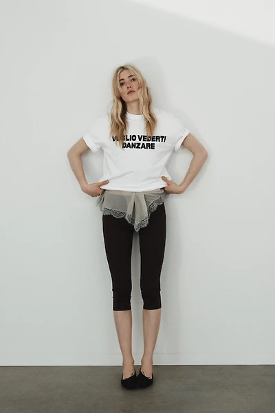 T-SHIRT AVEC INSCRIPTION SUR LE DEVANT