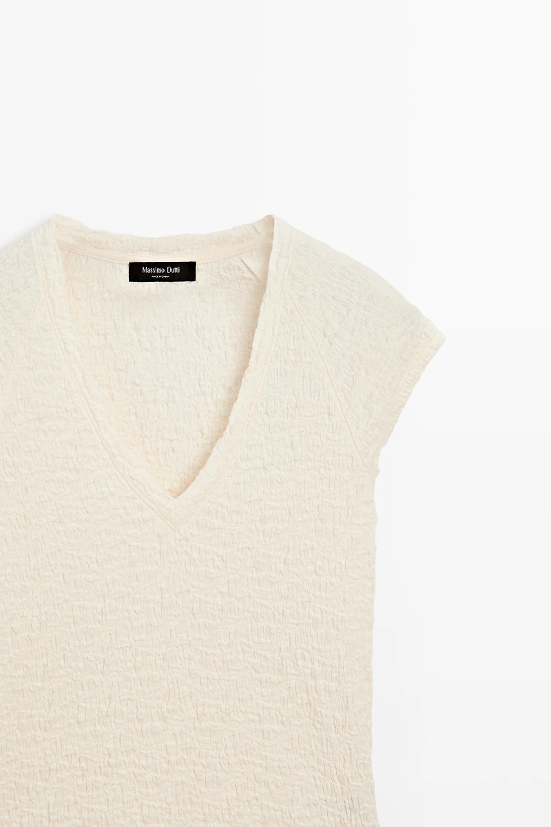 Textured V-neck T-shirt