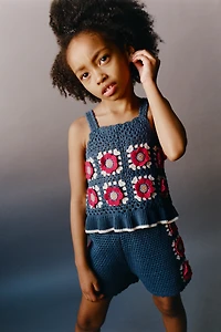 CROCHETED FLOWER KNIT TOP